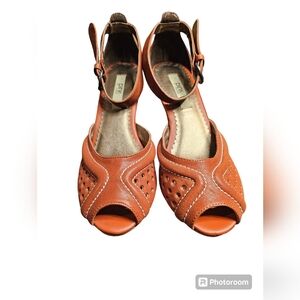 Anthropologie pink studio heels size 8